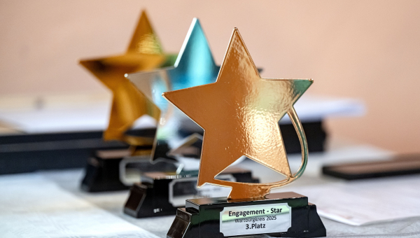 Sternpokale für die Engagement-Stars
